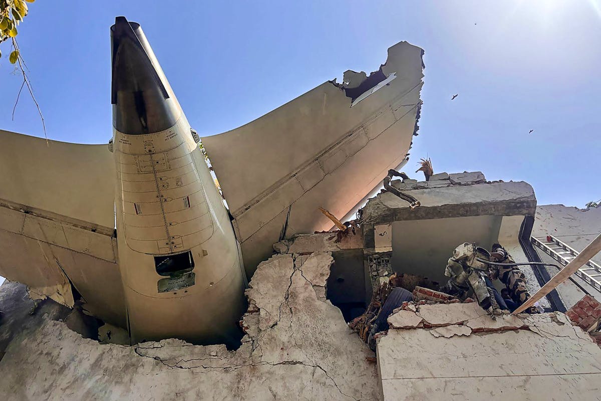Inde : un avion d’Air India s’écrase à Ahmedabad avec 242 personnes à bord